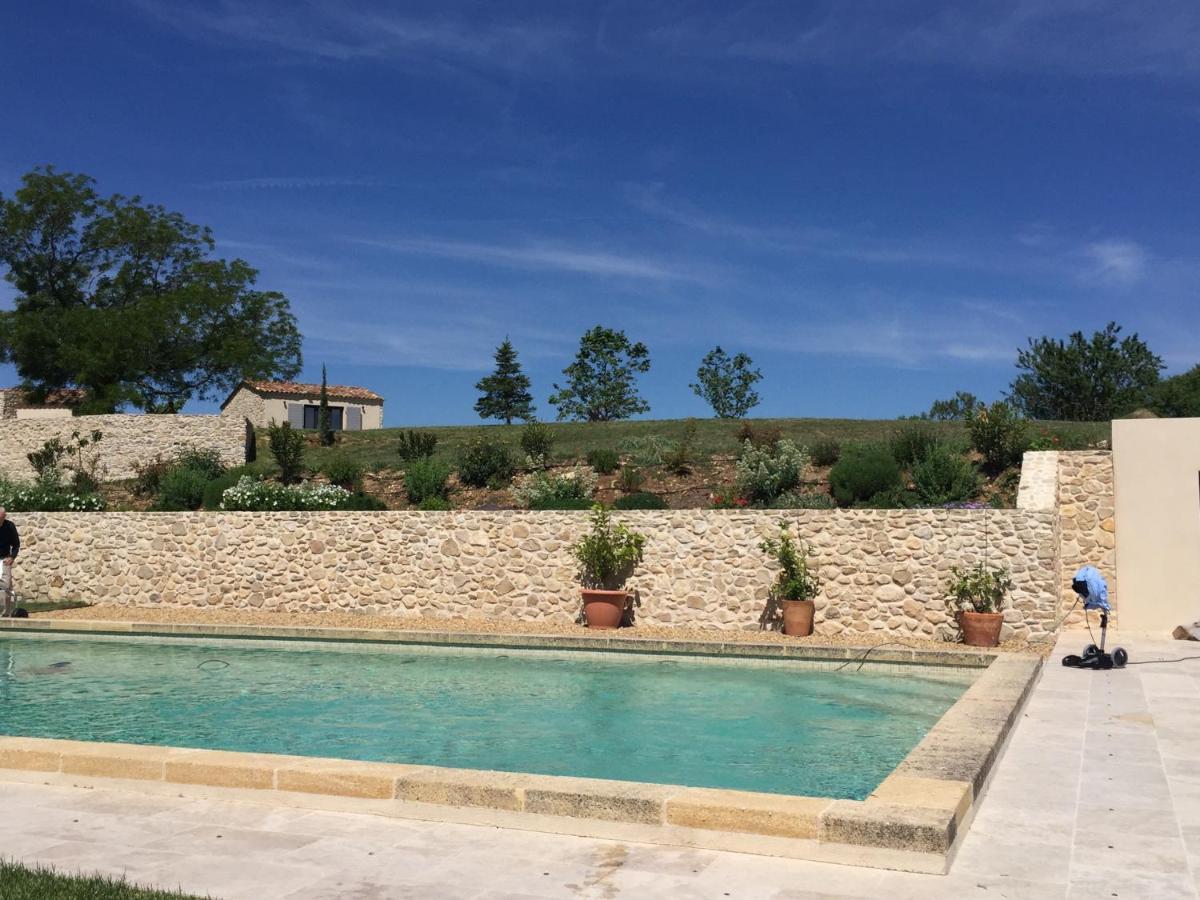 Chut ! C'Est Ici Hotel Venelles Exterior foto